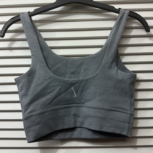 Nike Yoga Set - Picture 2 of 8